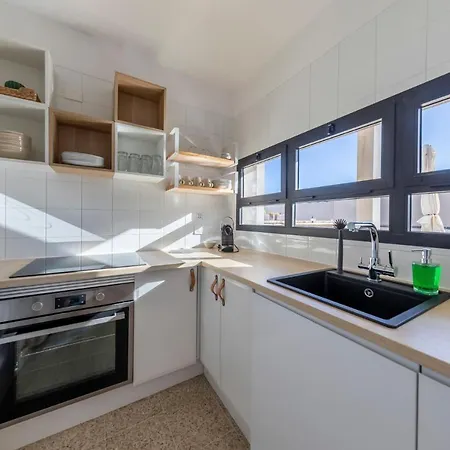 Surfers Paradise Beach House - By Medano4you Apartment *
